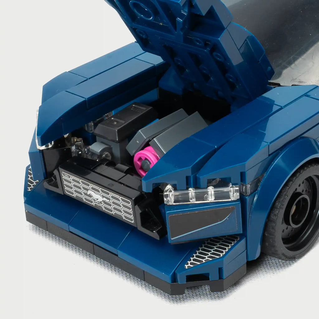 Kit piezas Lego capó y motor Mustang Dark Horse