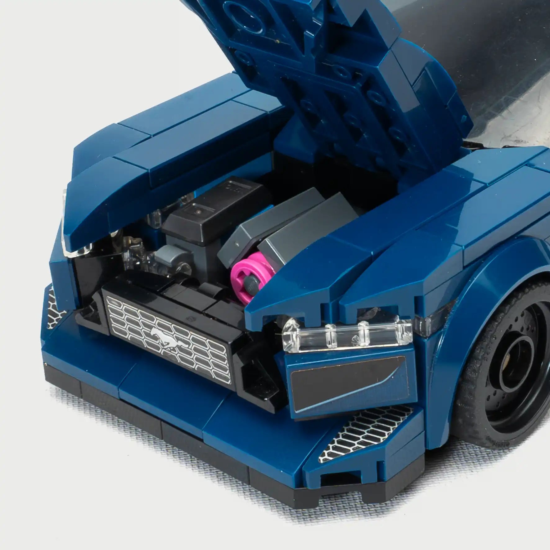 Kit piezas Lego capó y motor Mustang Dark Horse